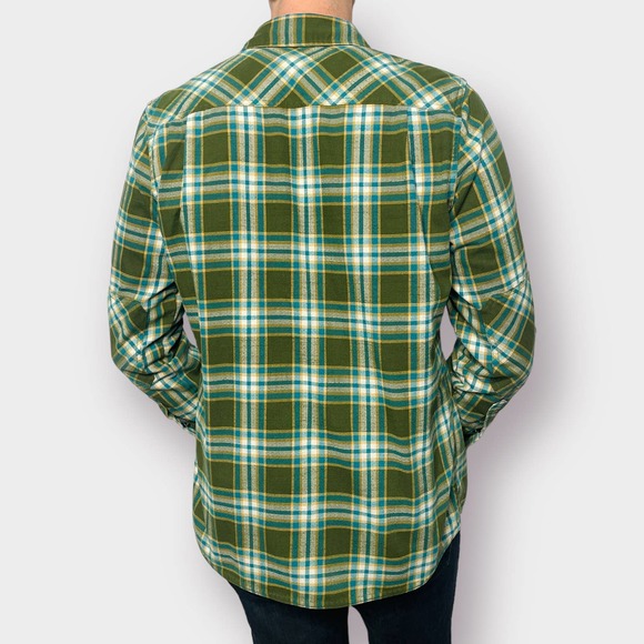 L.L.‎ Bean Green Plaid Snap Front Shirt - Picture 6 of 7